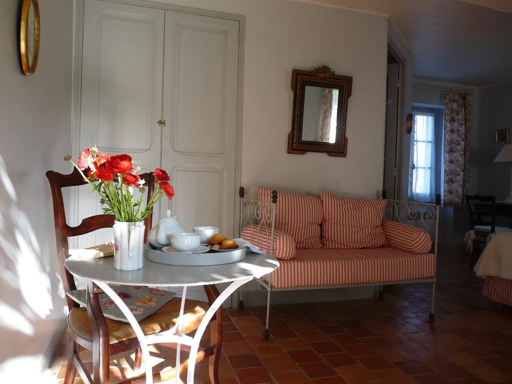 Chambres D'Hotes Les Pesques Palaminy 객실 사진