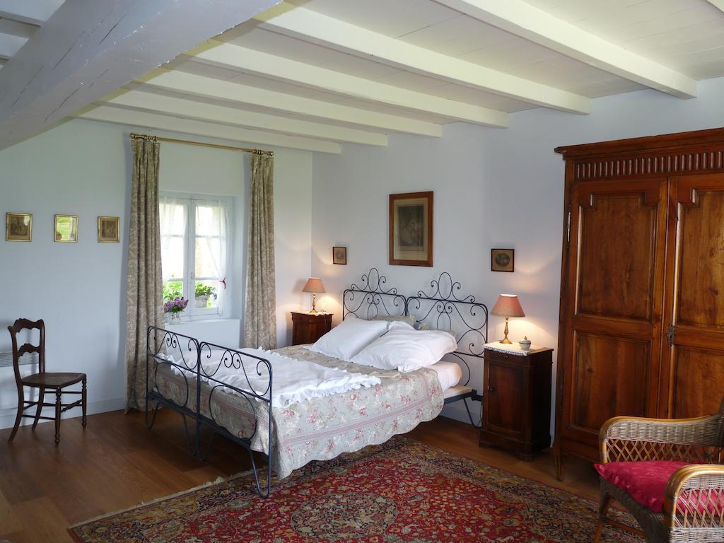 Chambres D'Hotes Les Pesques Palaminy 객실 사진